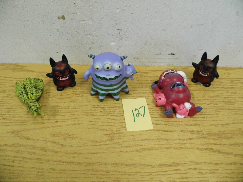 Underbedz Figures