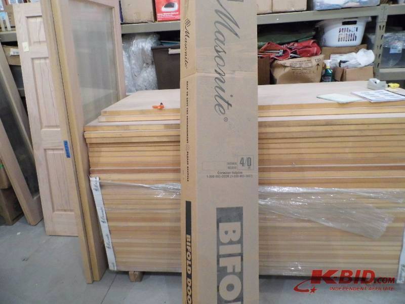 Lot of 3 - Bi-Fold Doors