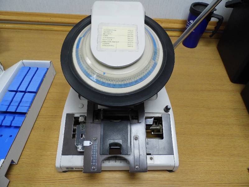 Ptiney Bowes Card Imprinter