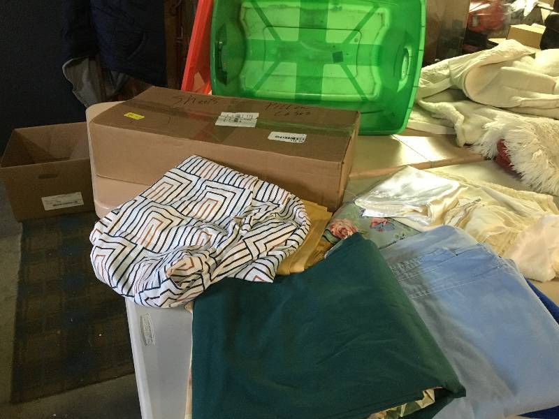 Sheets and Pillow Cases Along With a Tote
