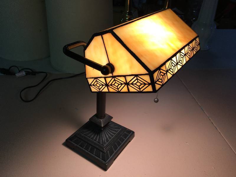 Beautiful Stained Glass Desk Lamp