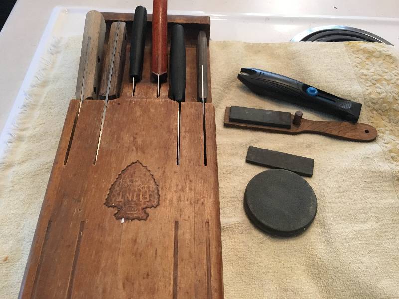 Knifes, Knife Holder and Sharpening Stones
