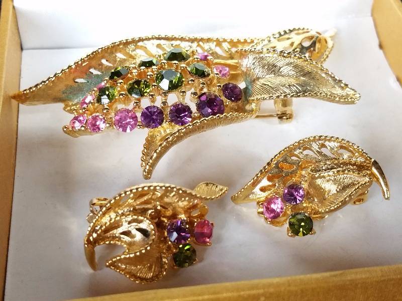 Gorgeous Pin & Matching Clip-On Earrings