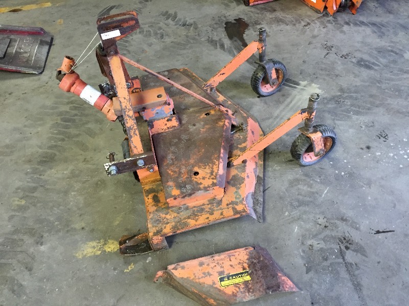 lot 2 image: Kubota lawn mower