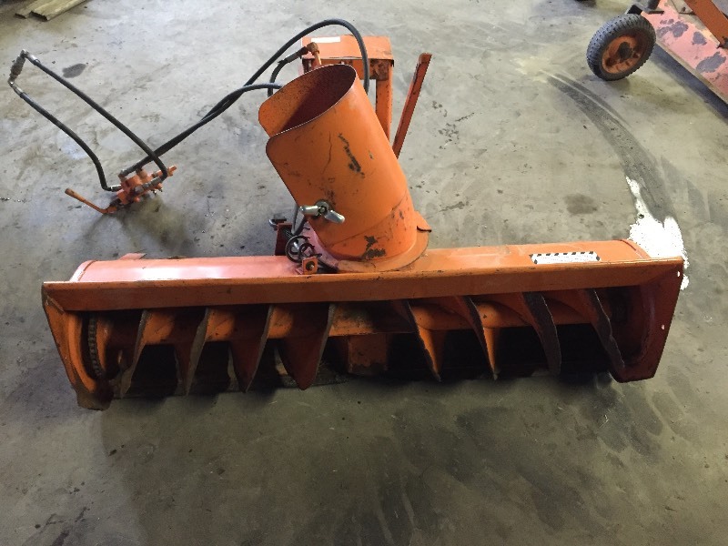 lot 1 image: Kubota Snow blower
