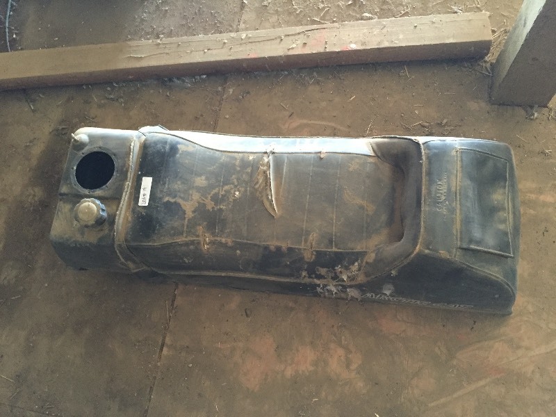 lot 19 image: Fuel tankseat for 1993 Arctic cat wild cat EFI
