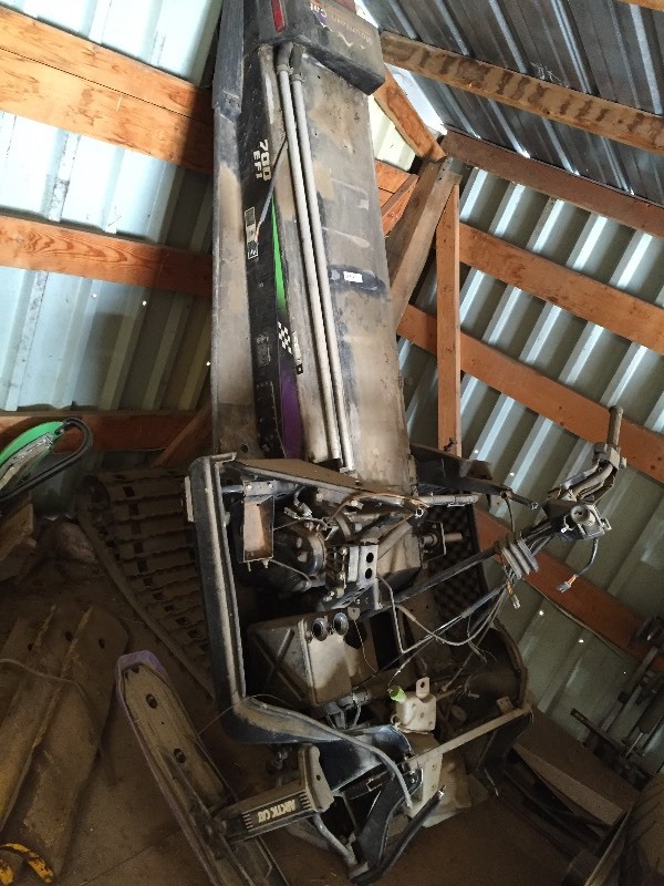 lot 23 image: 1993 wildcat Arctic cat parts 2