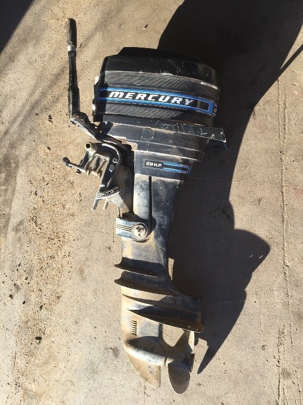 lot 10 image: Mercury 20 hp