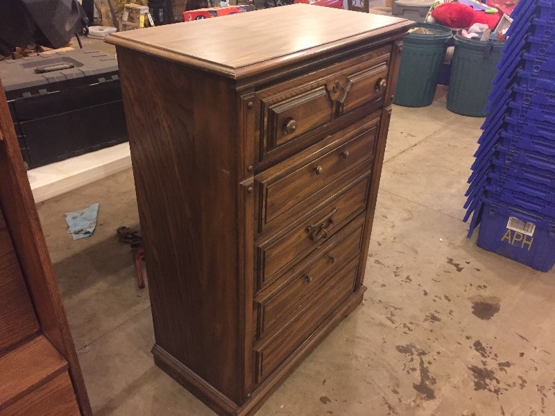 lot 30 image: Dresser