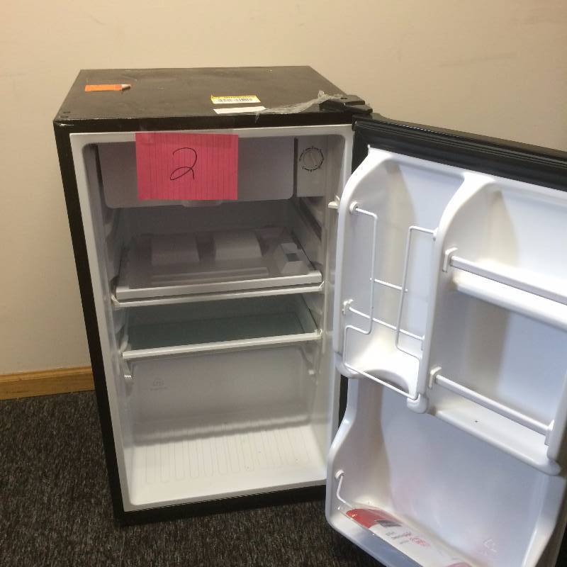 Magic Chef 3.5 cu. ft. Mini Refrigerator in Stainless Look Few scratches New