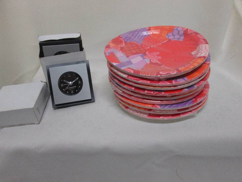 2 battery quartz clocks, 9 pk of 8 ...