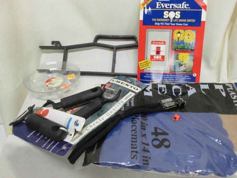 1 pk of 48 plastic placemats, 3 veg...