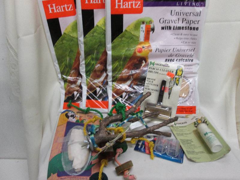 3 pks Hartz gravel paper, perch cle...