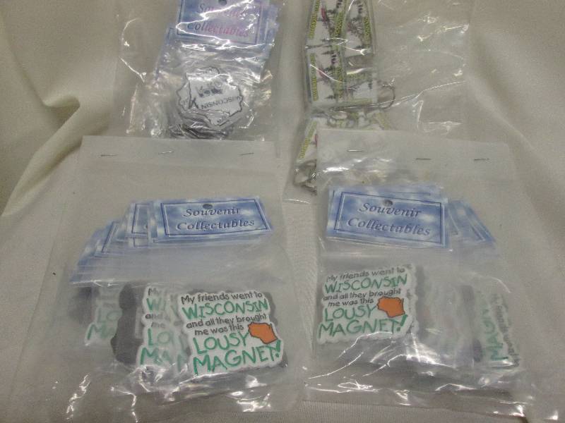 4 pkg og Wisconsin keychains & magn...