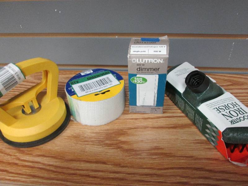 Lutron 600W dimmer , suction cup et...