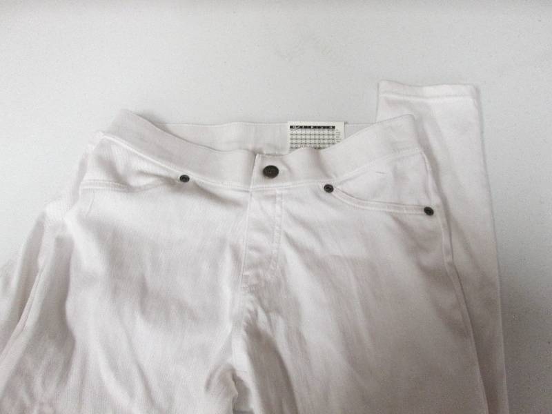 Hue white ladies XS skimmer pants...