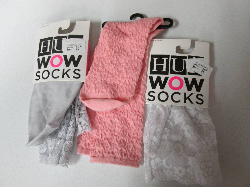 3 pr Hue socks...