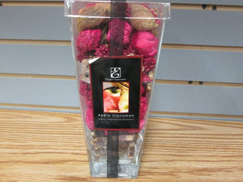 lot 8 image: Apple cinnamon potpourri in glass c...