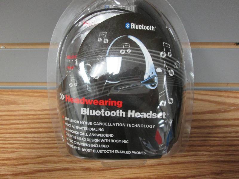 lot 20 image: Headwearing Bluetooth Headset...