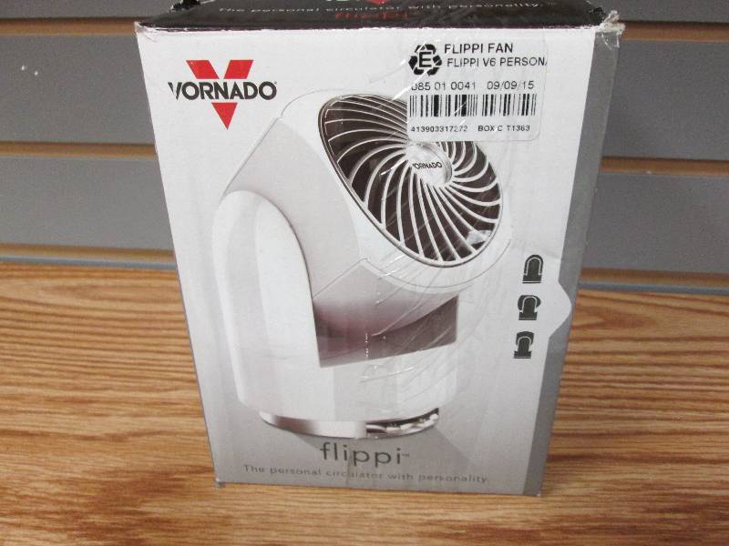 lot 42 image: Vornado Flippi personal circulator ...