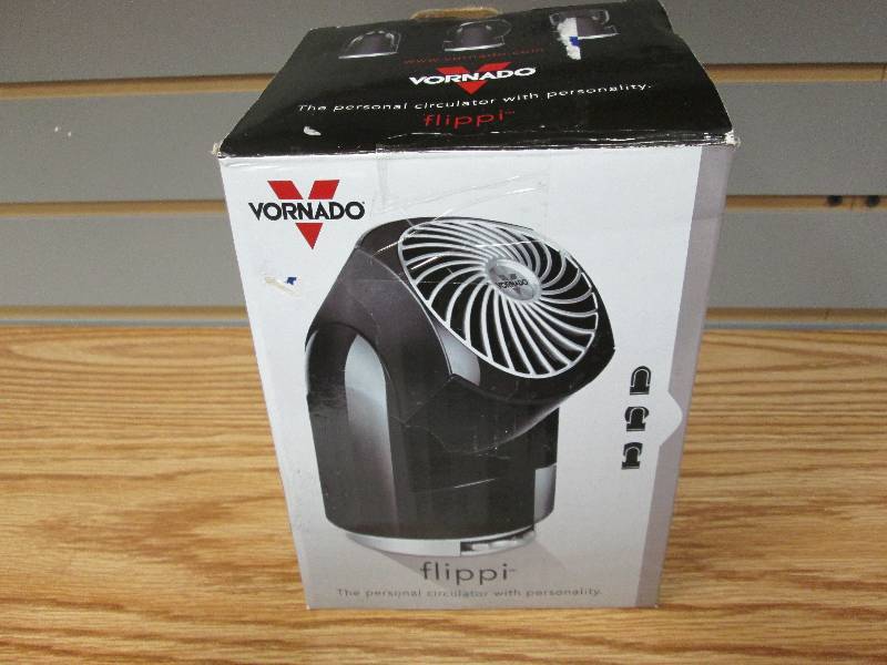 lot 51 image: Vornado Flippi personal circulator ...