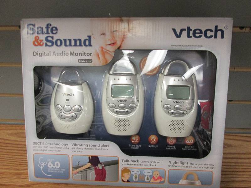 lot 65 image: VTech Safe & Sound Digital Audio Mo...