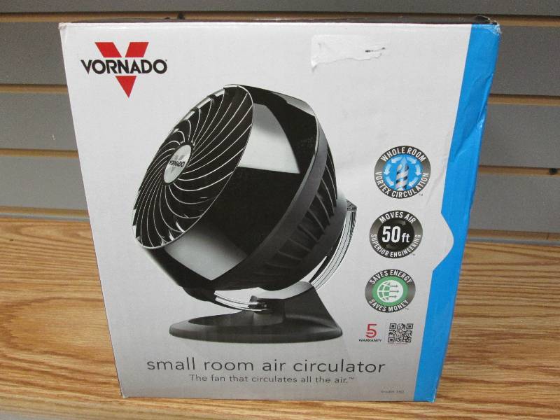 lot 79 image: Vornado 160 Small Room Air Circulat...