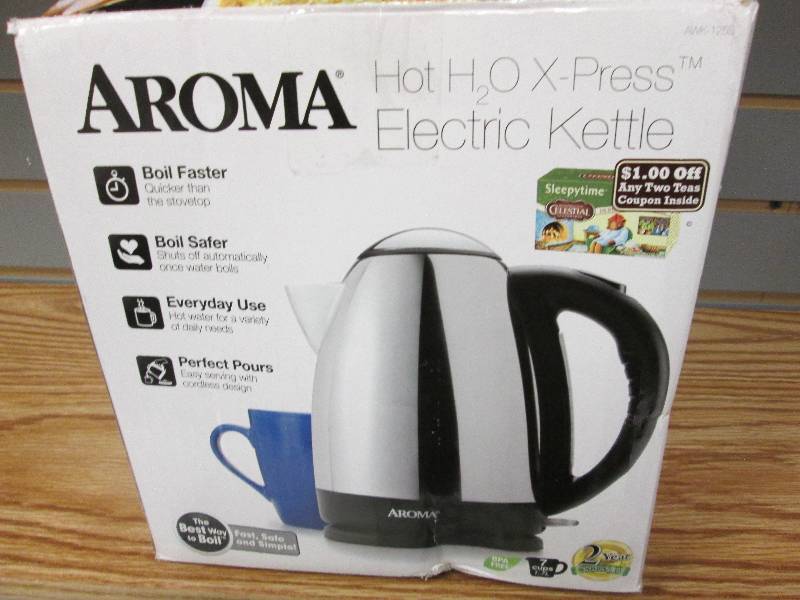 lot 81 image: Aroma 1.7 Electric Water Kettle Ret...