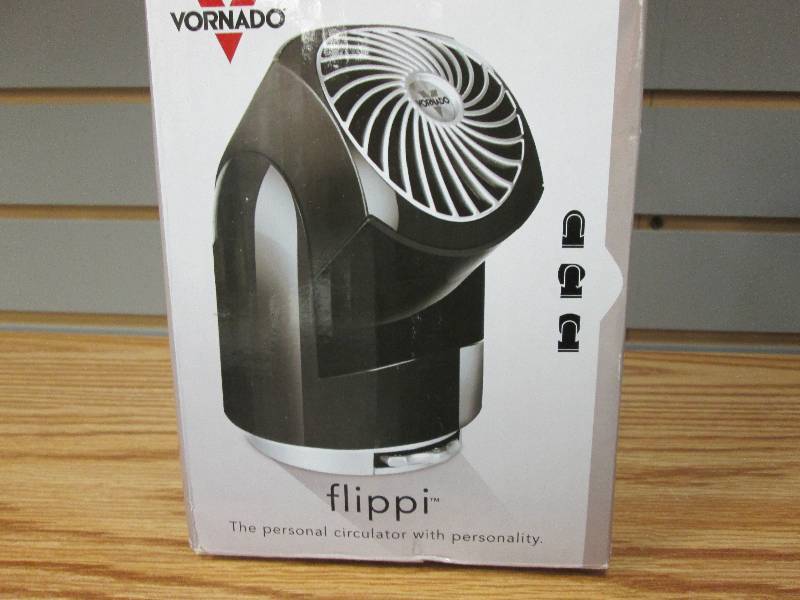 lot 143 image: Vornado Flippi personal circulator ...