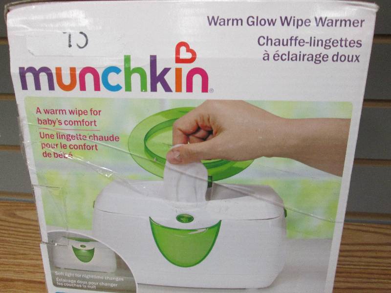 lot 147 image: Munchkin Warm Glow Wipe Warmer Reta...