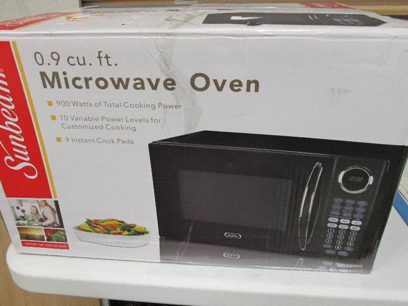 lot 155 image: Sunbeam 0.9 cu ft SGB8901 Microwave...