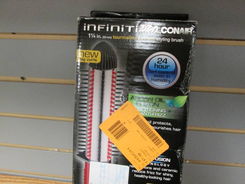 lot 171 image: Conair Infinity Pro 1 14 Styling B...