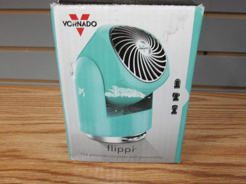 lot 181 image: Vornado Flippi personal circulator ...