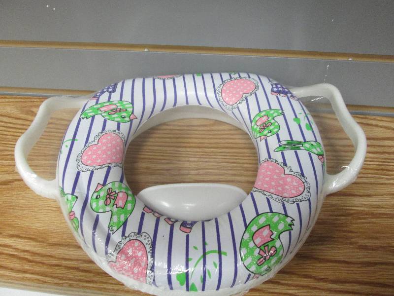lot 189 image: Potty Training Seat - white Retail ...