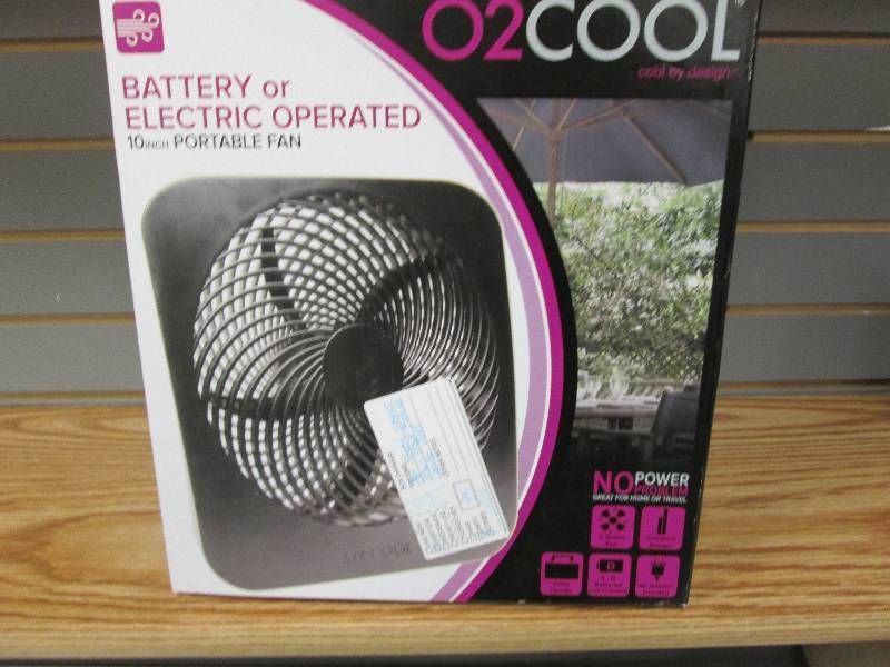 lot 203 image: O2Cool Battery or Electric 10 inch ...