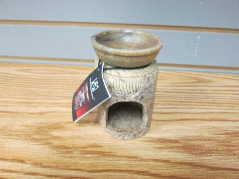 lot 231 image: Elegant Expressions Oil Tealight Wa...