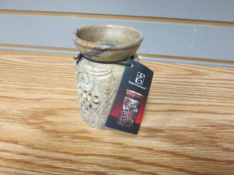 lot 232 image: Elegant Expressions Oil Tealight Wa...