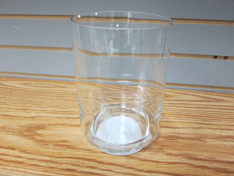 lot 264 image: Mainstays 8 inch Round Glass Vase R...