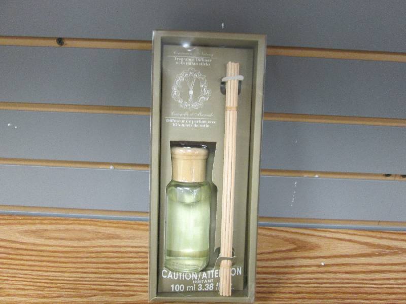 lot 284 image: Elegant Expressions Cinnamon Nutmeg...