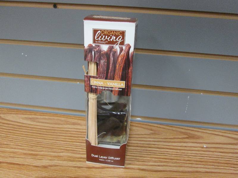 lot 285 image: Hosley Organic Living Cinnamon-Vani...