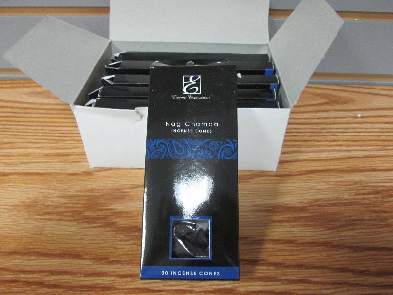 lot 303 image: Lot of 7 pks Elegant Expressions Na...
