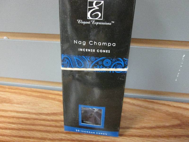 lot 305 image: Lot of 3 pks Elegant Expressions Na...