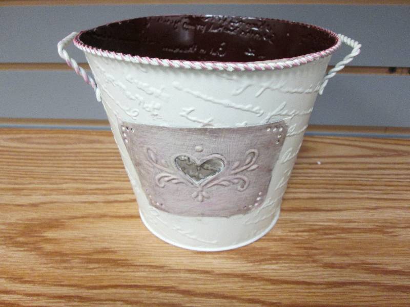 lot 333 image: Elegant Expression 8 Country Heart...