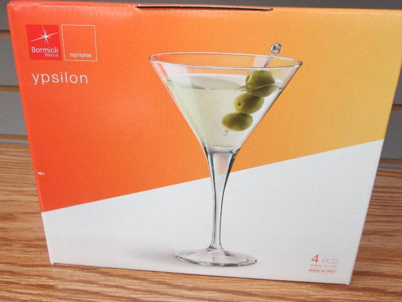 lot 344 image: Ypsilon Bormioli Rocco Martini glas...