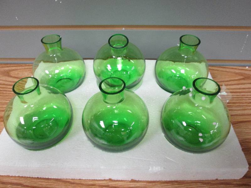 lot 375 image: Hosley 3.74 inch Green Glass Round ...
