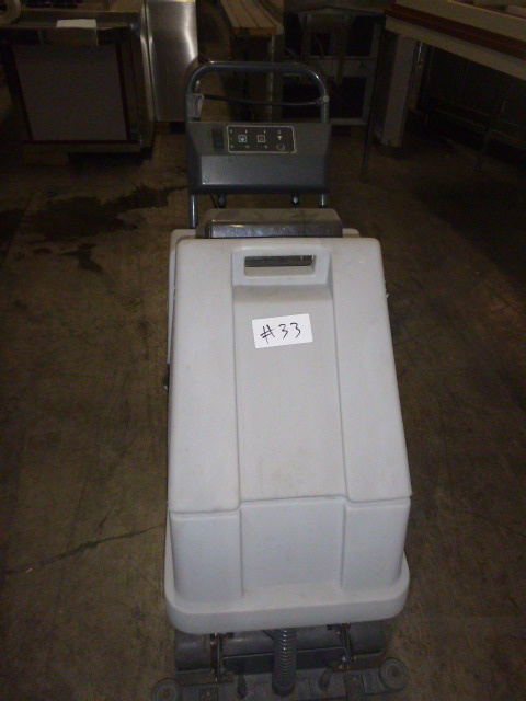 lot 33 image: Advance Aquaclean Floor Scrubber