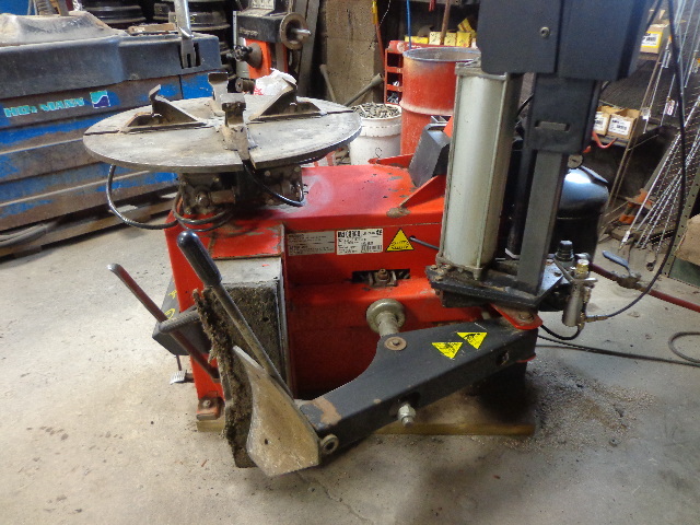 Corghi Tire Machine -LR