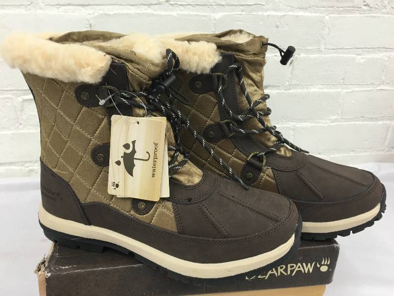lot 45 image: Bearpaw Womens Bethany Waterproof Boot Size 11 Retail $99