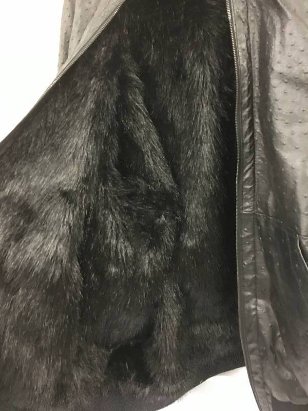 lot 98 image: Mens Balck reversible jacket size 4X
