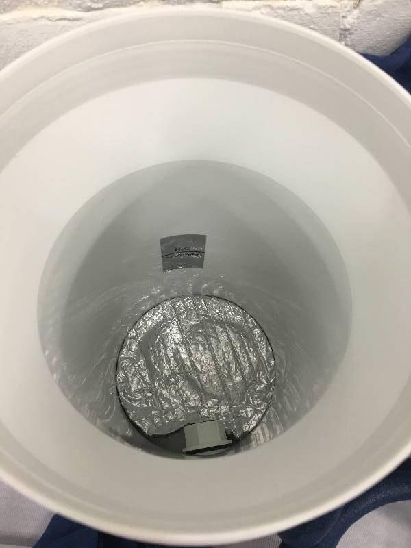 lot 121 image: Aircast CryoCuff Knee CryoCuff with Gravity Cooler, Large retail $120